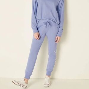 Victoria’s Secret PINK Everyday LoungeSkinny Jogger Periwinkle Foil Script